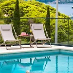 Hotel Seventh 4*