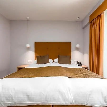 Hotel Seventh 4*