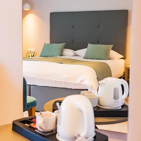 Seventh Hotel 4*