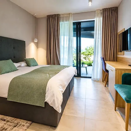 Seventh Hotel