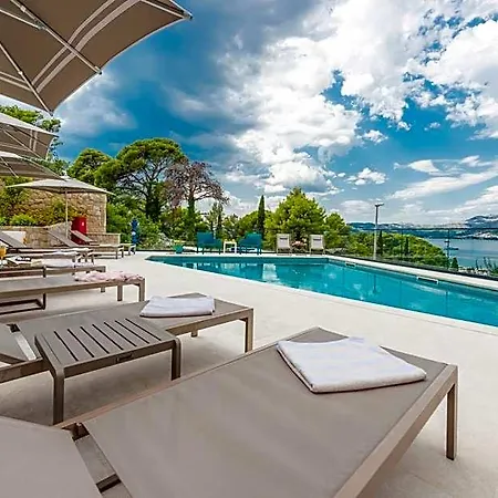 Hotell Seventh 4*