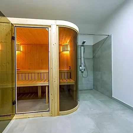 Hotel Seventh 4*