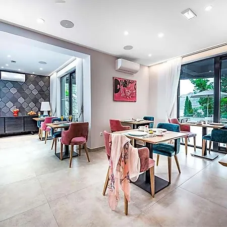 Hotel Seventh 4*