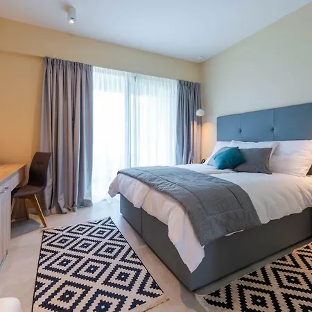 Seventh Hotel